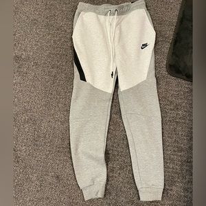 Men’s Nike Tech Fleece Joggers - BNWT - Small